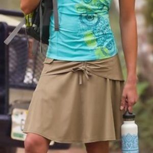 Athleta Khakina Wherever Skort Ruched Double Layer Tan Yoked Flutter Size 8